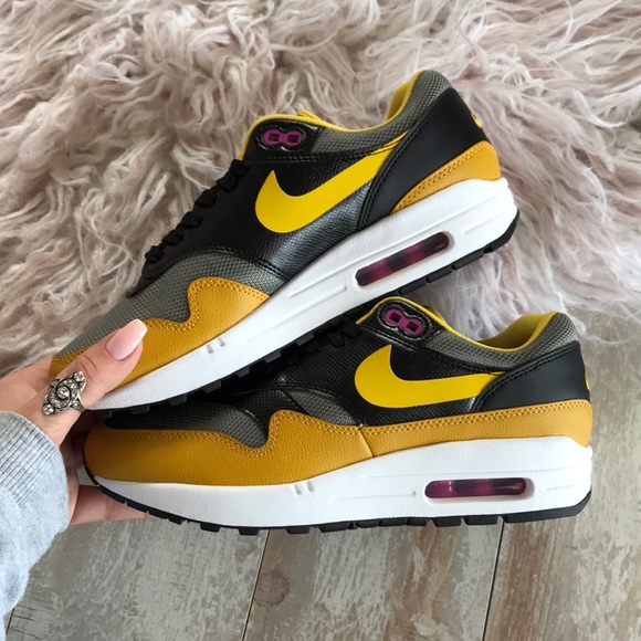 nike air max mustard